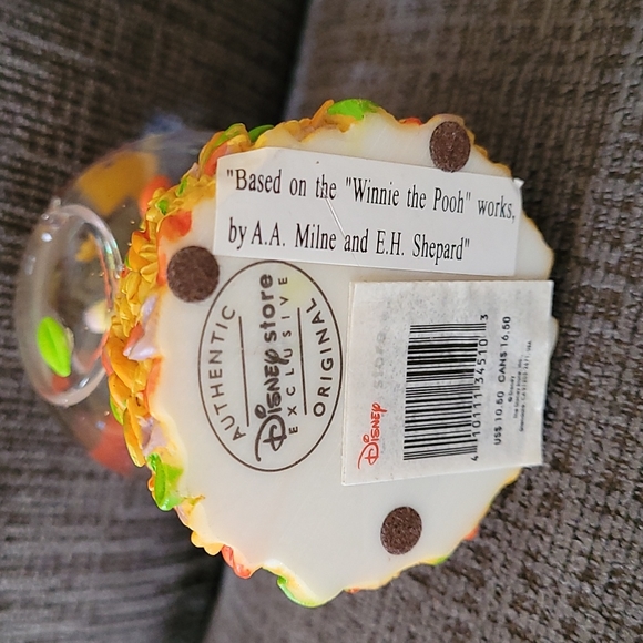 Seasonal Disney Tigger Winnie The Pooh Mini Snow Globes - Picture 10 of 10